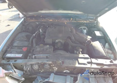 2003 Mercury Grand Marquis Gs из США, поврежденный, VIN 2MEFM74WX3X601605